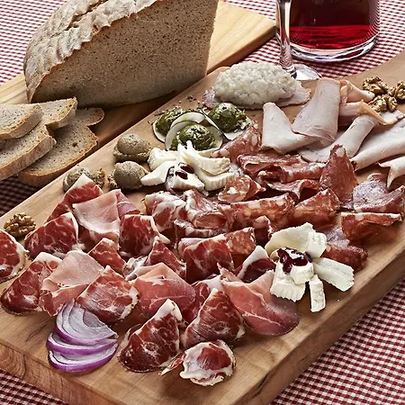 Tourist Farm Stern Pri Kovacniku Gasthof 3*