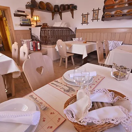 Tourist Farm Stern Pri Kovacniku Gasthof Fram